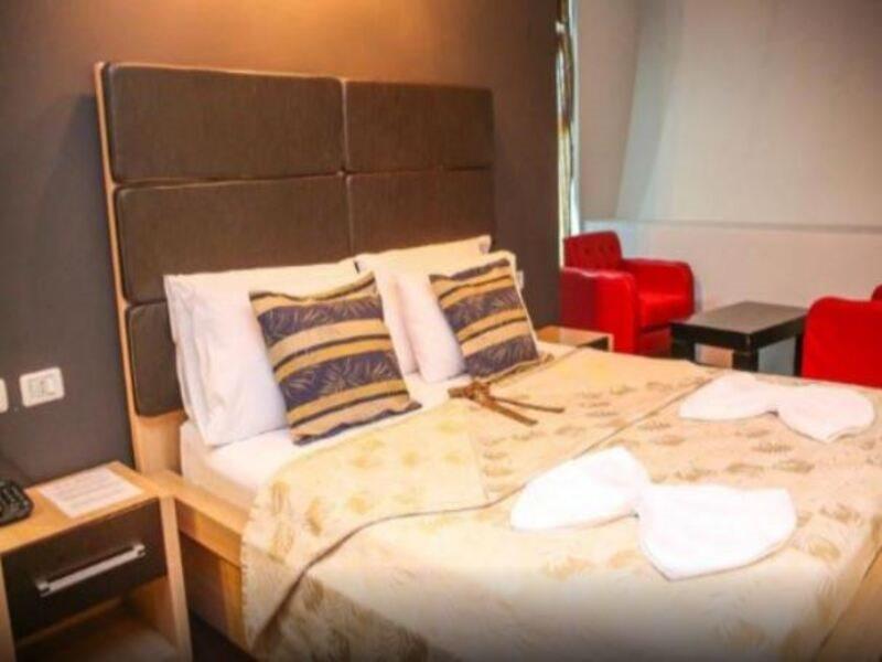 Hotel Vila Aeroport Rinas Eksteriør billede