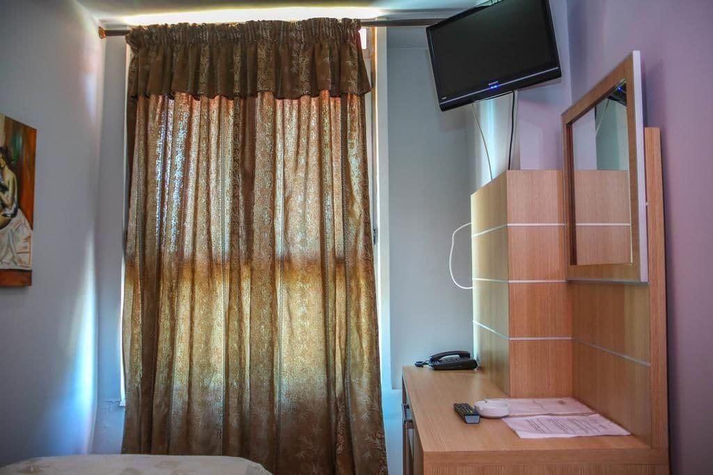 Hotel Vila Aeroport Rinas Eksteriør billede