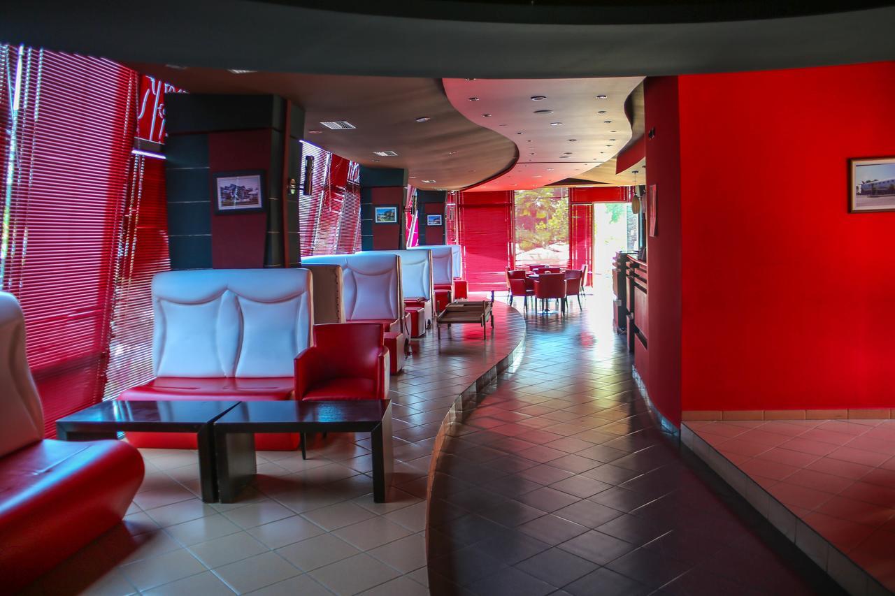 Hotel Vila Aeroport Rinas Eksteriør billede