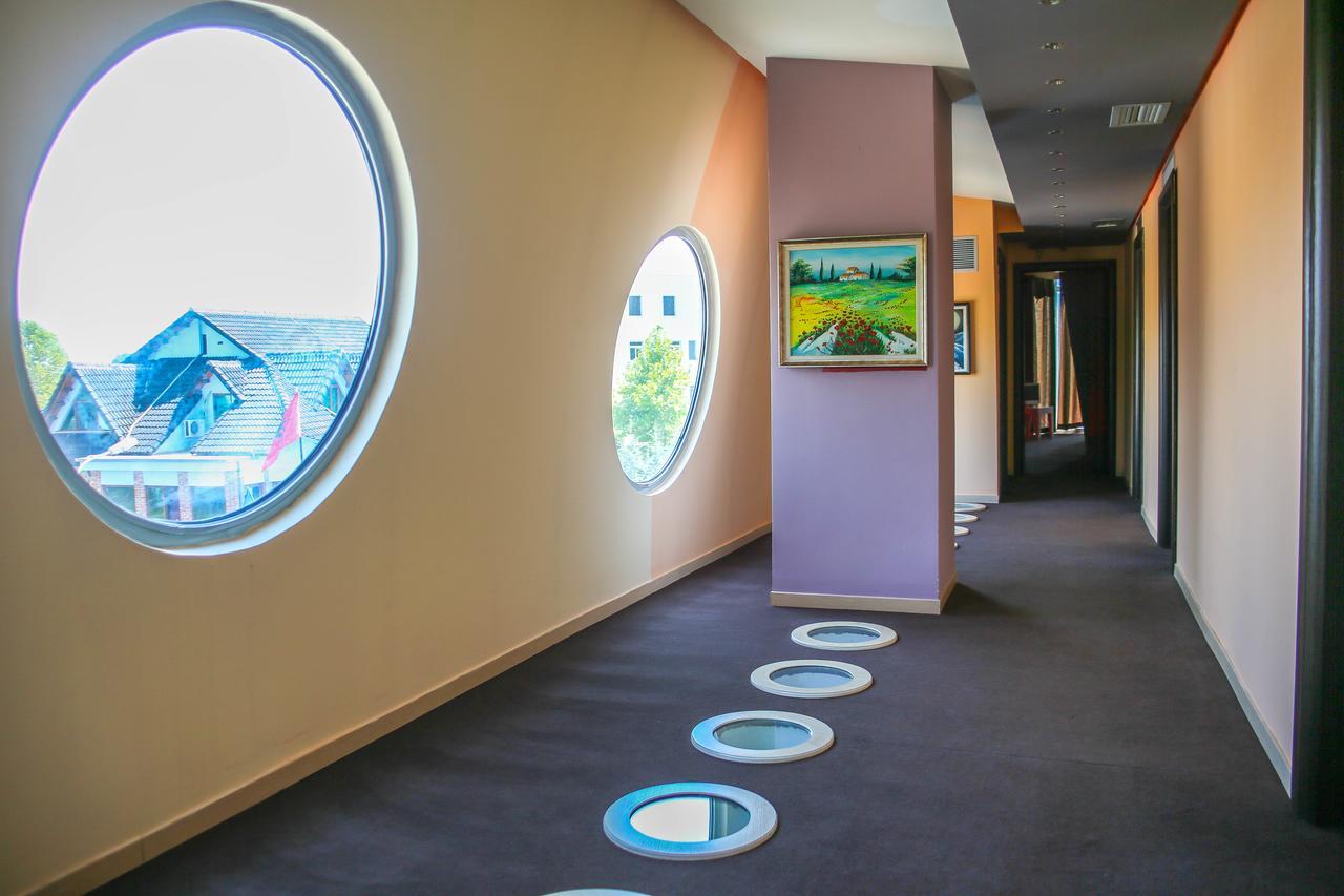 Hotel Vila Aeroport Rinas Eksteriør billede