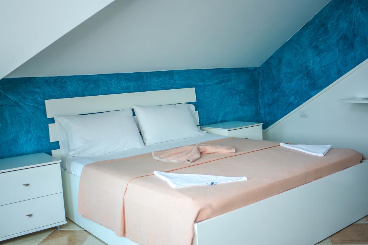Hotel Vila Aeroport Rinas Eksteriør billede